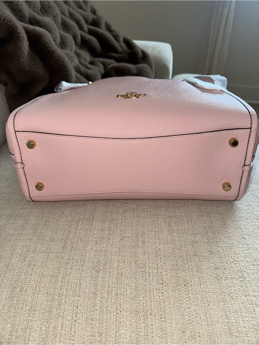 Coach Erin Shoulder Bag CAQ86
COLOR: GOLD/SOFT PINK - Picture 7 of 8